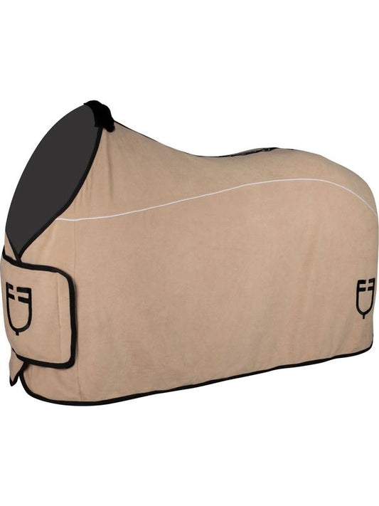 Coperta in pile con chiusura frontale con flap