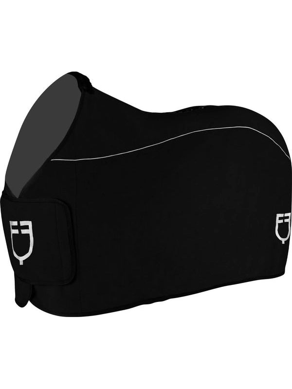 Coperta in pile con chiusura frontale con flap