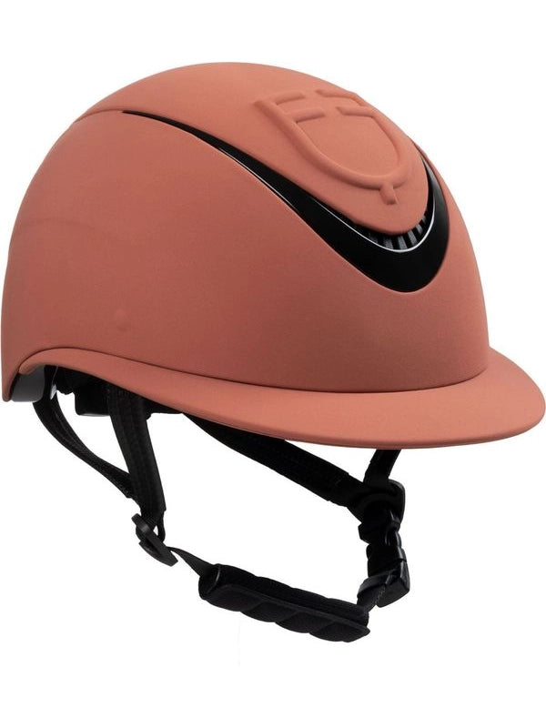 Cap donna con visiera larga e logo embossed omologazione EN 1384-2023