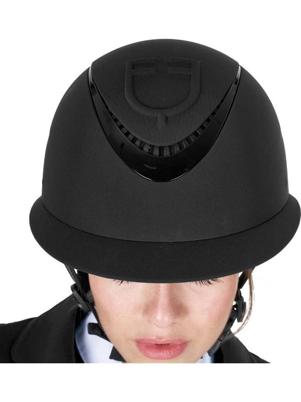 Cap donna con visiera larga e logo embossed omologazione EN 1384-2023